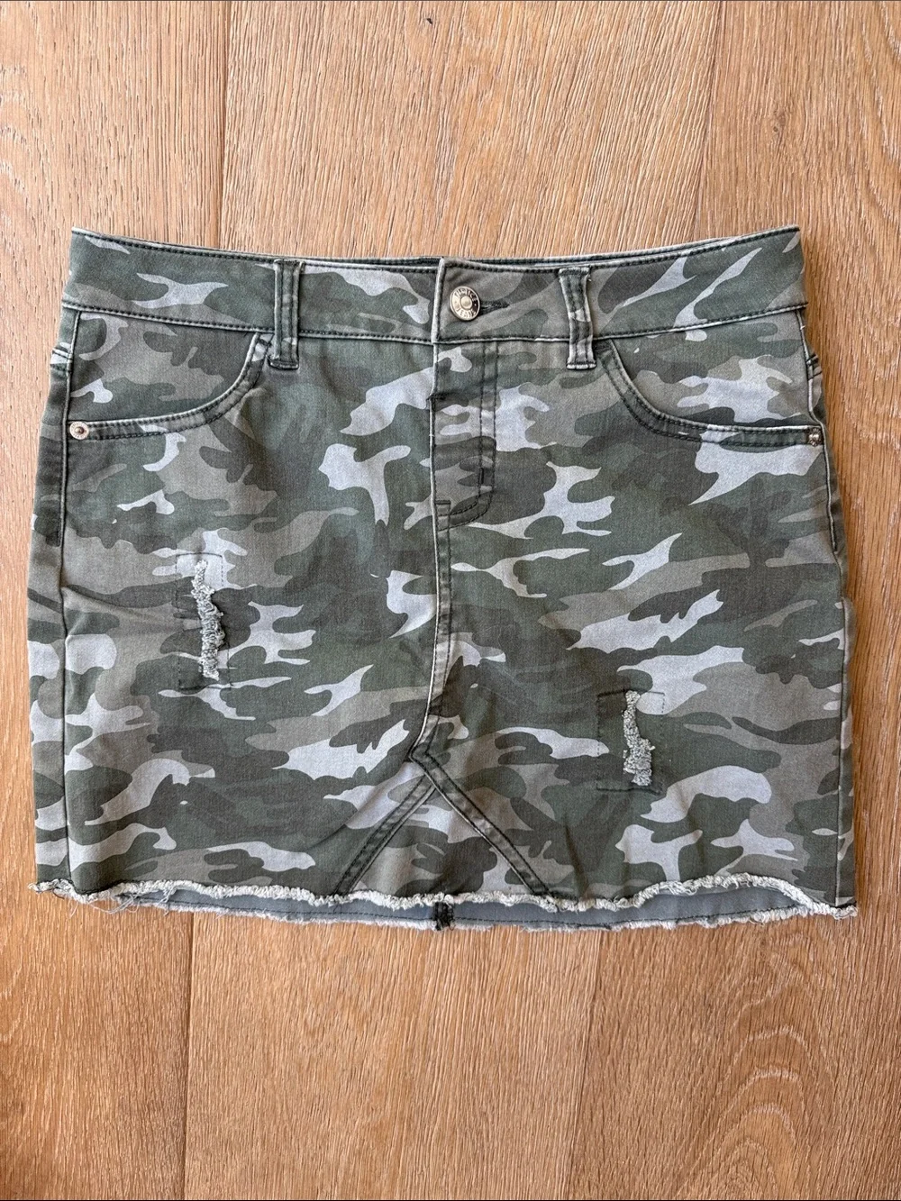 Justice girls distressed camo skirt size 16